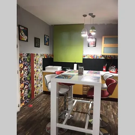 Apartment Style Pop Art Avec Garage Centre Historique *