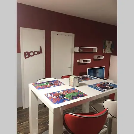 Style Pop Art Avec Garage Centre Historique